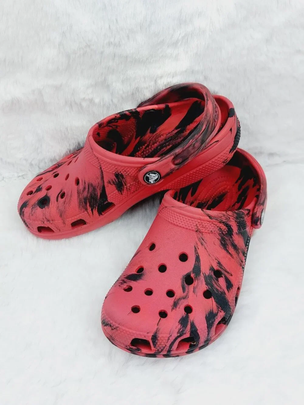 Crocs Boy's Black Red Classic Marbled Adjustable Slip-On Casual Clogs Size 4